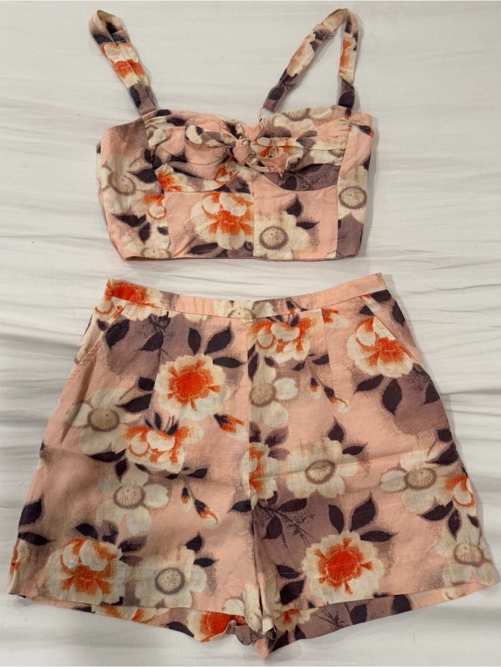 H&M Floral Pink High-Waist Shorts linen Set - Pink
Top 4/34 bottom 6/36